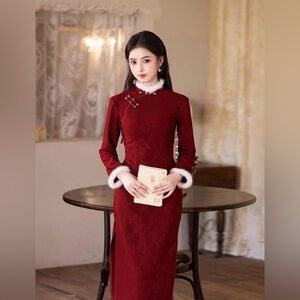 H7 Women's Red Long-Sleeve Cheongsam Dress with Faux-Fur Trim